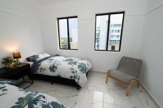 2Bedrooms, 2-bath, 1 Garage Apartment - Sydney - 3