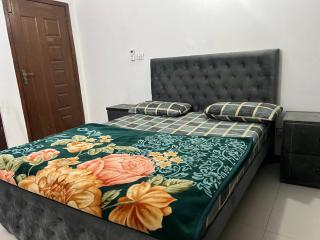 Central City Holiday 2BHK E11 family - Islamabad - 7