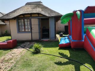 Jamrock Lodge - Winterveld - 9
