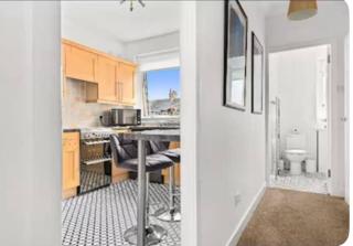 Grangeburn Residence - 2 bedroom home with parking - 7