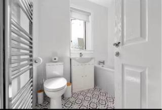 Grangeburn Residence - 2 bedroom home with parking - Falkirk - 1