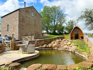 Owls Nook Barn, Luxury Barn with Hot Tub & Sauna - Sandford - 6
