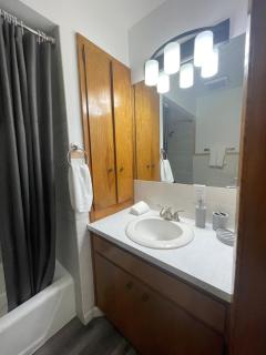 Cozy & Renovated 2 Bed Apartment - 1