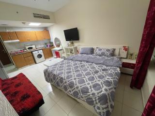 Premium Studio in Ajman Most Iconic Orient Towers - Ajman - 3