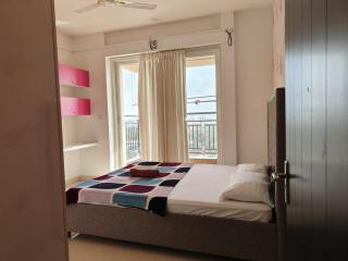 Lakeview 3BHK on 12th Floor for Family with Vehicle - 5