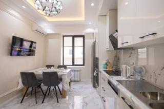 Stylish 1 Bedroom Apartment with Large Private Terrace and Rudaki Park Views in Central Dushanbe - Douchanbé - 3