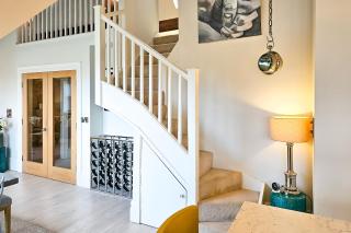 Exclusive 3 Bedroom Penthouse - 2 Bath & Mezzanine - 1