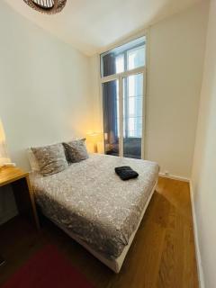 Beaux T2 et T3 climatisés dans le triangle d'or - 9