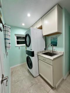 Vero Oaks Stroll to beach includes Mini Golf and Jacuzzi - 1