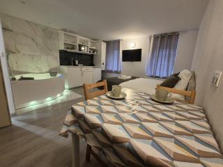 Studio de Charme avec Jacuzzi - Escapade Relaxante - Strasburgo - 3