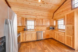 Near Hunting Cozy Cabin with Deck in Grass Range! - 1