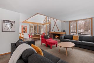 Classic Stratton Ski Chalet - 9