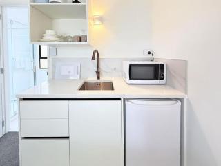 Unit 1, Fenton Summer Lodge - Rotorua - 2