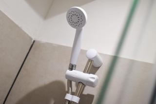 Newly Decorated 1-Bedroom Ground Floor Flat - 3