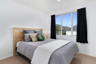 Spacious home on landing drive - Tauranga - 8