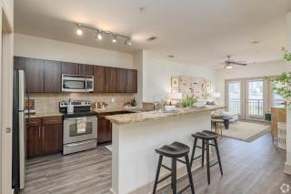 Landing at Pencil Factory Flats - 2 Bedrooms in Sweet Auburn - Atlanta - 1
