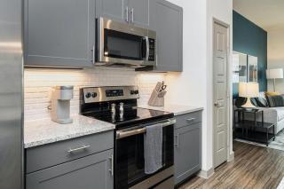 Landing at Pencil Factory Flats - 1 Bedroom in Sweet Auburn - Atlanta - 8