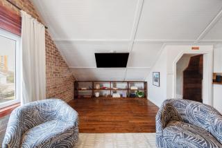 The Hidden Hideaway on College - Macon - 8