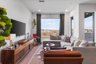 Luxury Riverview Condo with Patio Walk to Broadway - Nashville - 1