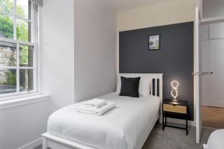 Castle Esplanade Apartment - 6