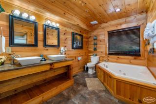 Whispering Pines Retreat By Ghosal Luxury Lodging - Gatlinburg - 6