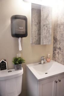 Queen Suite - Private Entrance - WiFi - 1