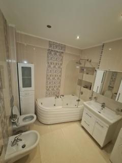 квартира в центре , у парка долина роз ,Молл - 4