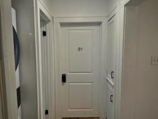 Long Term, Blackout Curtain, 2 Monitor, King Bed Room in 2 BR Home - Houston - 4