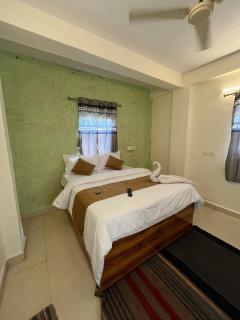 Shree om sai lodging - - 9
