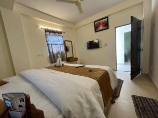 Shree om sai lodging - - 0