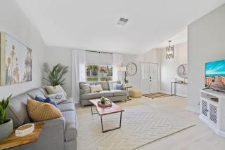 Cape Coral Home with Huge Heated Pool & Lanai - Cape Coral - 9