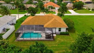 Cape Coral Home with Huge Heated Pool & Lanai - Cape Coral - 3