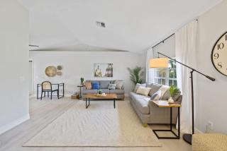 Cape Coral Home with Huge Heated Pool & Lanai - Cape Coral - 1