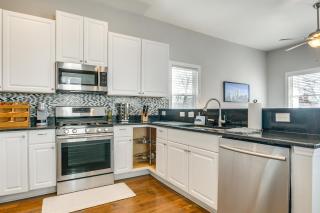 1 Mi to Dtwn Home with Backyard in Raleigh! - Raleigh - 4