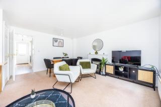 2 Tracy Avenue - Slough - 8
