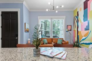 Fun & Renovated Artsy Downtown Apt Dog Friendly with Fully Fenced Backyard and Private Parking - Savannah - 9