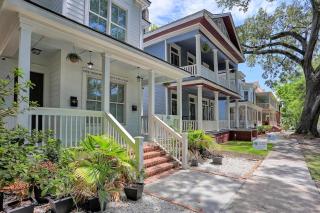Fun & Renovated Artsy Downtown Apt Dog Friendly with Fully Fenced Backyard and Private Parking - Savannah - 3