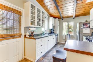 Peaceful Vista House with Gas Grill 1 Mi to Dtwn! - Vista - 3