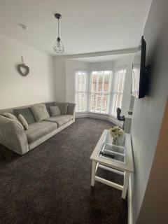 Flat2 large modern King Bed Flat, private bathroom Ryan's place - Walton on the Hill - 1