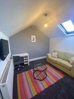 Flat3 large modern king Bed flat private bathroom ryan's place - Walton on the Hill - 6