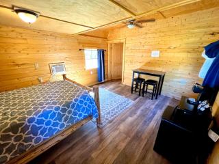 Triple G’s Resort - Cabin 10 - Pinnacle - 8