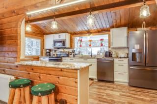 5 Mi to Breckenridge Ski Resort Cozy Wood Cabin! - 3