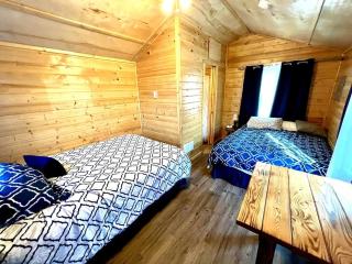 Triple G’s Resort - Cabin 8 - Pinnacle - 7