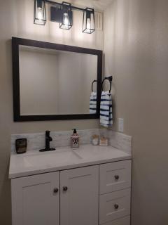 2 bdrm, Walking distance to all - 4