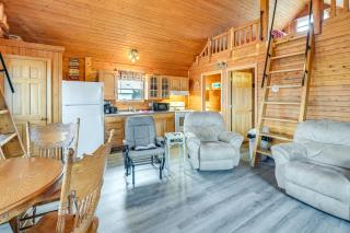 All-Season Long Lake Base Camp! Family Cabin - 2