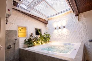 Chill-Out | Jacuzzi todo el año | Unicentro 5 minu - 0