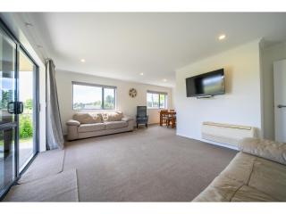 Cosy Lakeside - Manapouri Holiday Home - Manapouri - 1