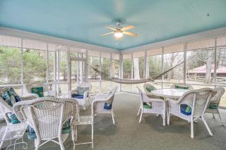 Central and Ornate Sewanee Home with Screened-In Porch - Sewanee - 0