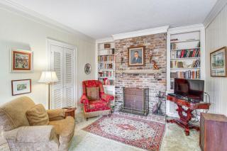 Central and Ornate Sewanee Home with Screened-In Porch - Sewanee - 5