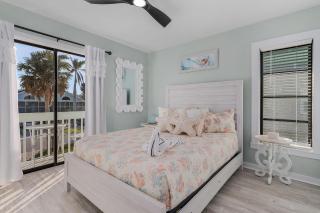 Newly Remodeled Multi Level Home - Fort Myers Beach - 9